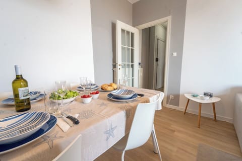 Apartment, Sea View | Dining room