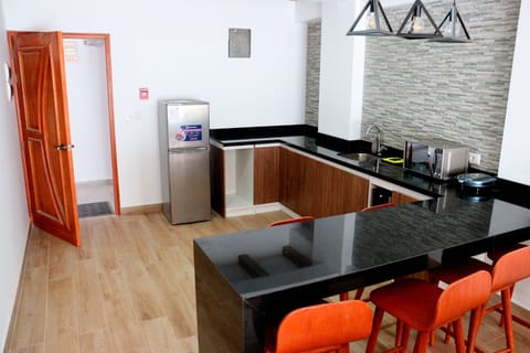 Deluxe Apartment, 1 King Bed, River View | Minibar, free WiFi, bed sheets