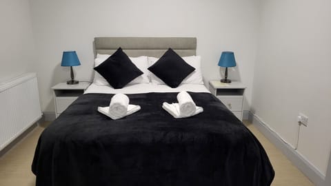 Family Room, Non Smoking | Free WiFi, bed sheets