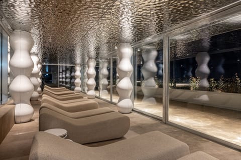 Couples treatment rooms, sauna, hot tub, Turkish bath, body treatments