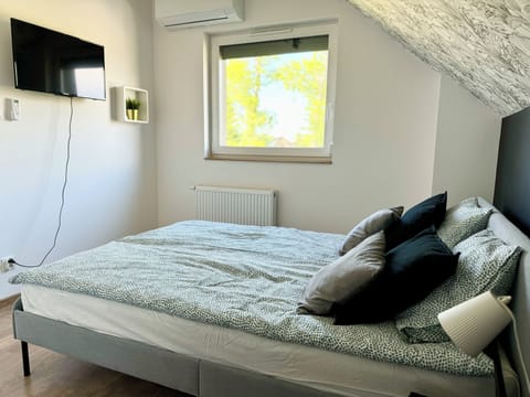 Comfort Apartment | Iron/ironing board, free WiFi, bed sheets