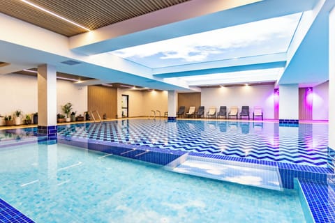 Indoor pool, outdoor pool