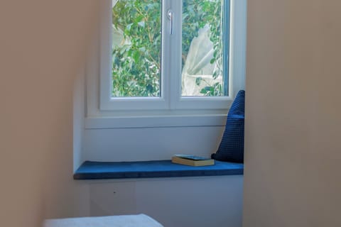 Apartment | Laptop workspace, iron/ironing board, free WiFi