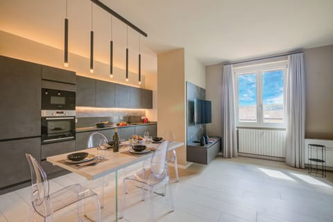 Standard Apartment, Multiple Bedrooms (Viktor House Salò - 100m near lake) | Private kitchen | Fridge, microwave, stovetop, dishwasher