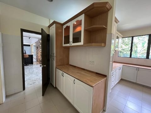 Executive Villa, Garden View | Private kitchen | Microwave, stovetop, coffee/tea maker, electric kettle