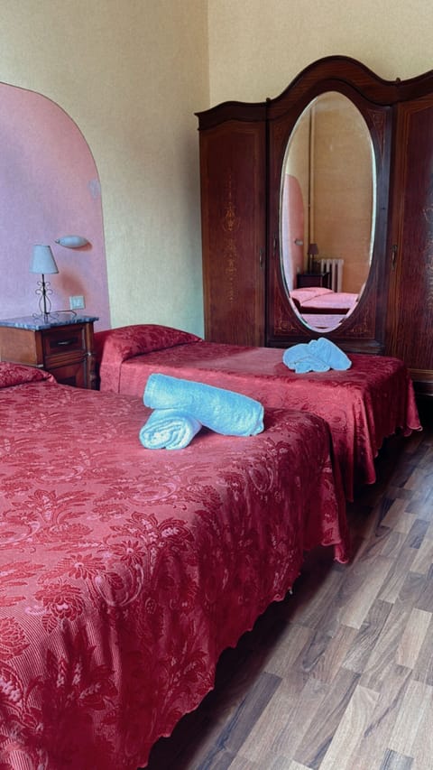 Room, 1 Bedroom, Smoking, Balcony | 1 bedroom