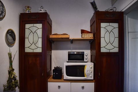 Apartment, Lake View | Private kitchen | Fridge, microwave, stovetop, dishwasher