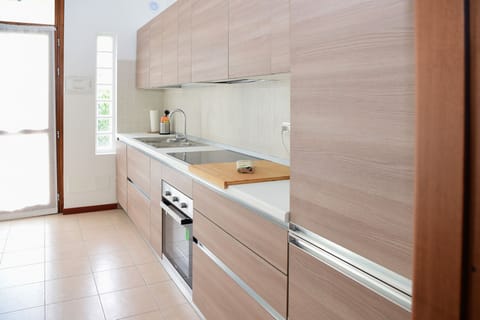 Apartment, Patio, Garden View | Private kitchen | Fridge, microwave, oven, stovetop