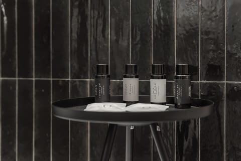 Deluxe Double or Twin Room | Bathroom | Shower, free toiletries, hair dryer, slippers