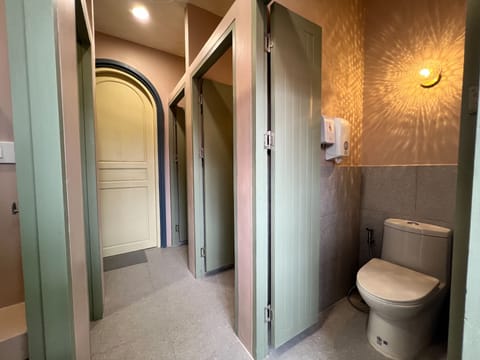 Economy Shared Dormitory | Bathroom