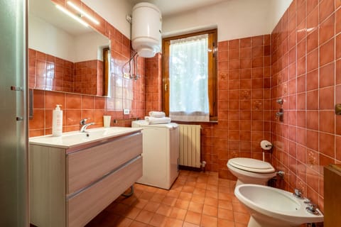 Apartment | Bathroom | Bidet