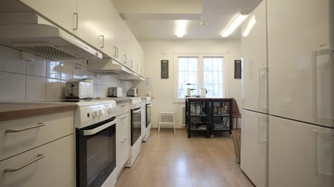 Basic Single Room | Shared kitchen