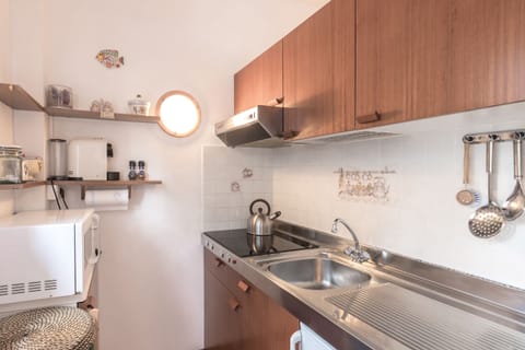 Apartment, Balcony | Private kitchen