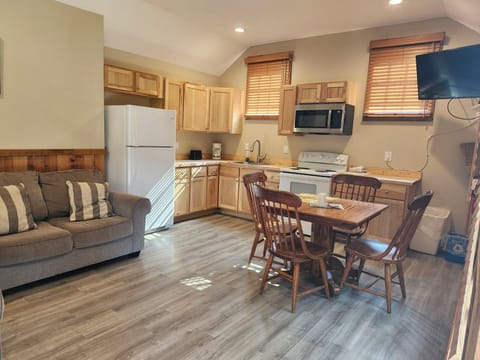 Standard Cabin, 2 Double Beds, Kitchen | Private kitchen