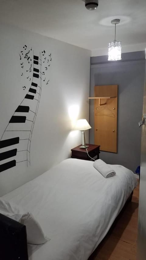 1 bedroom, in-room safe, iron/ironing board, free WiFi