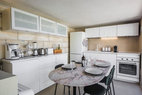 Apartment, City View | Private kitchen | Espresso maker, electric kettle, toaster