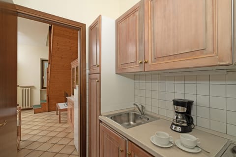 Apartment, 2 Bedrooms (Plus) | Private kitchen | Fridge, stovetop, cookware/dishes/utensils