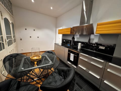 Premium Apartment | Private kitchen | Full-size fridge, oven, stovetop, dishwasher