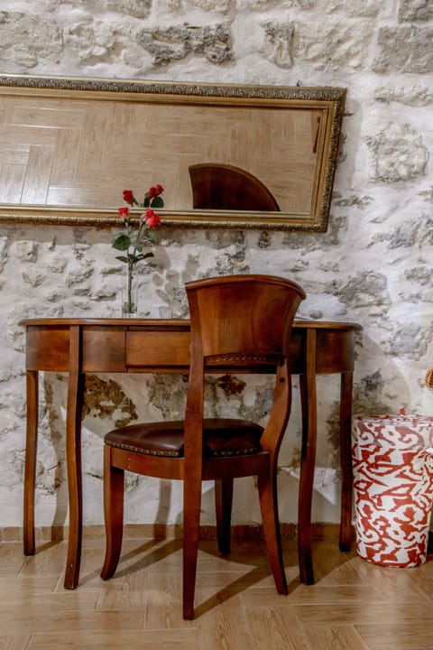 14-inch flat-screen TV with satellite channels, TV