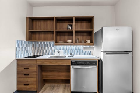 Suite, 1 Queen Bed, Accessible, Non Smoking | Blackout drapes, free WiFi, bed sheets