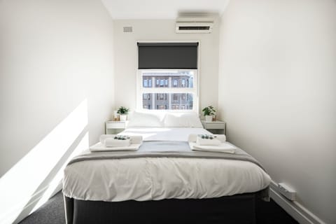 Double Room with Shared Bathroom | Desk, free WiFi, bed sheets