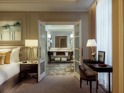 Grand Suite (Deluxe) | Frette Italian sheets, premium bedding, minibar, in-room safe