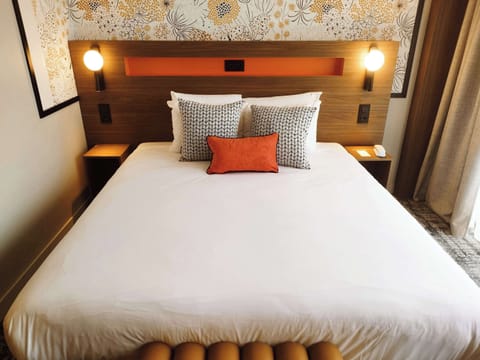 Superior Room, 1 Double Bed | In-room safe, laptop workspace, blackout drapes, soundproofing