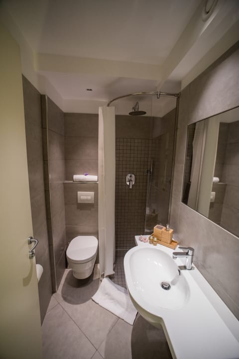 Superior Double Room, Private Bathroom | Bathroom | Shower, rainfall showerhead, hair dryer, heated floors