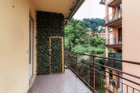 Apartment, Balcony | 2 bedrooms, premium bedding, down comforters, iron/ironing board