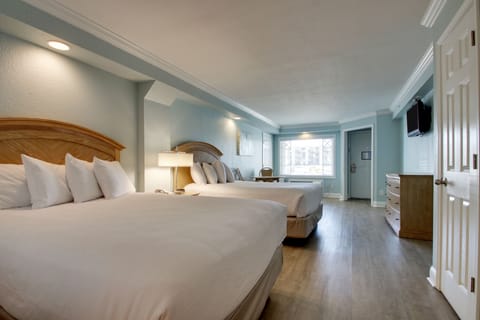 Island Room, 2 Double Beds, Non-Smoking | Iron/ironing board, rollaway beds, free WiFi, bed sheets