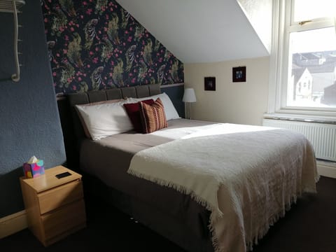 Double Room, Ensuite (Top Floor Front) | Iron/ironing board, free WiFi, bed sheets