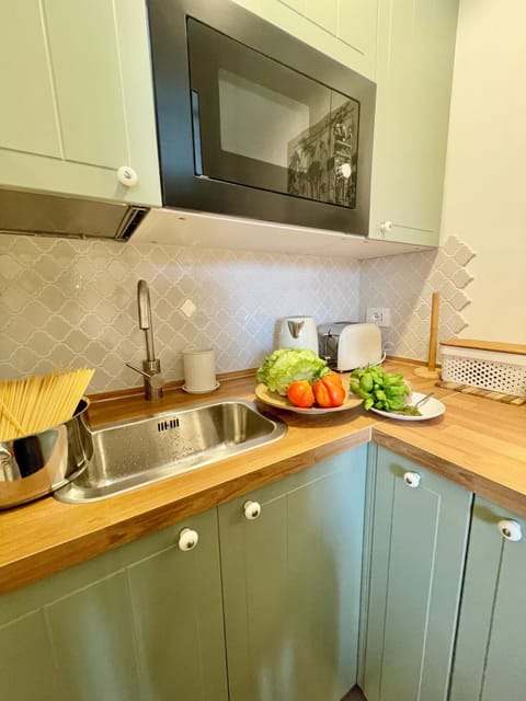 Family Apartment, 1 Double Bed with Sofa bed, Non Smoking, Private Bathroom | Private kitchen | Fridge, microwave, stovetop, toaster