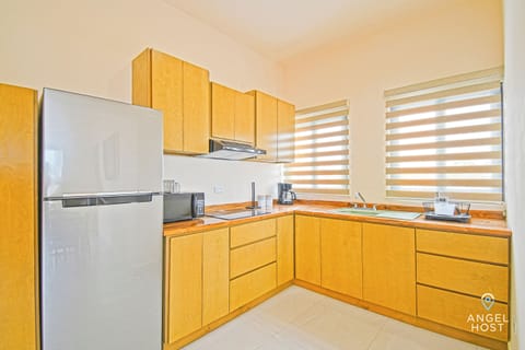 Comfort Apartment, 2 Bedrooms, Ocean View | Private kitchen