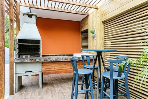 Basic Studio | Outdoor dining