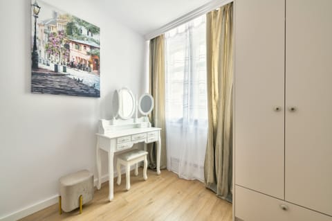 Apartment, Non Smoking | Iron/ironing board, free WiFi, bed sheets