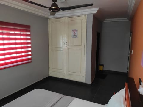 Shared Dormitory, 1 Bedroom, Balcony, Garden View | Interior