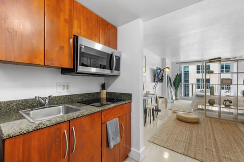 Studio | Private kitchen | Fridge, microwave, oven, stovetop