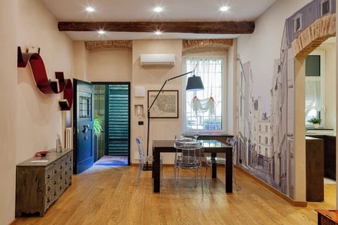 Apartment | Living area | 35-inch TV with digital channels