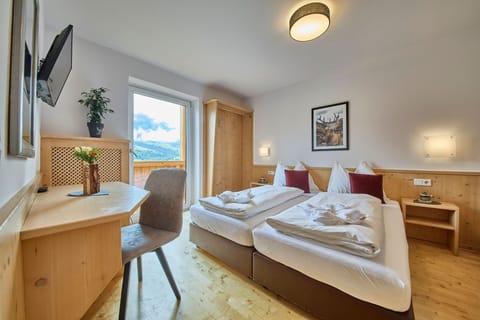 Classic Triple Room, Balcony, Mountain View | Individually decorated, individually furnished, free WiFi