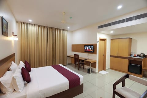 Deluxe Twin Room, City View | In-room safe, soundproofing, iron/ironing board, free WiFi