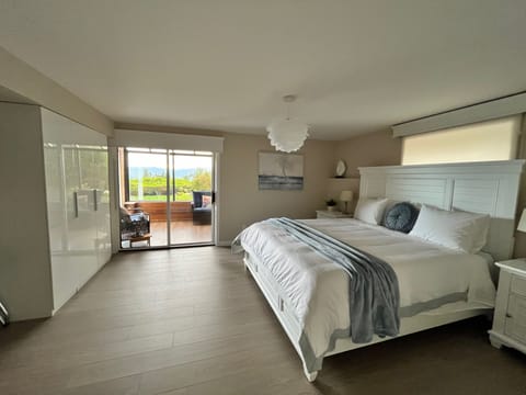 Superior Room, Private Bathroom, Garden View | Individually decorated, individually furnished, blackout drapes