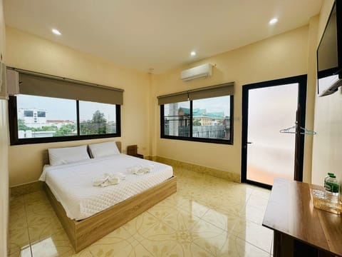 Deluxe Double Room, City View