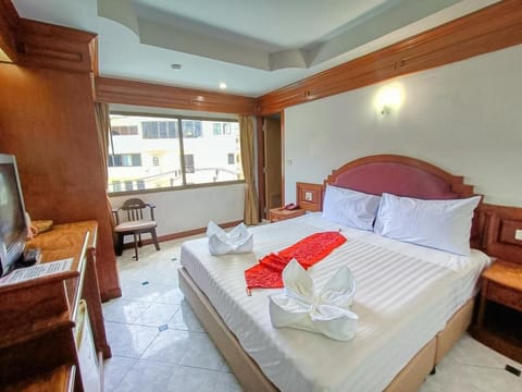 Deluxe Double or Twin Room, 1 King Bed, Balcony, City View | Desk, free WiFi, bed sheets