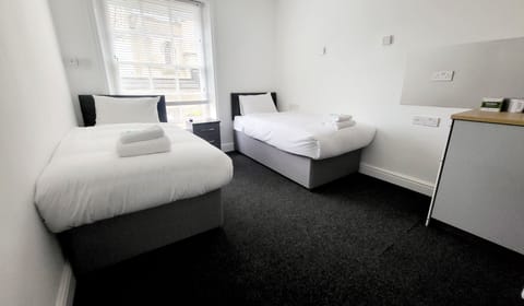 Comfort Twin Room | Desk, laptop workspace, iron/ironing board, free WiFi