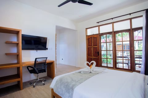 Superior Double Room, Garden View | Desk, laptop workspace, free WiFi