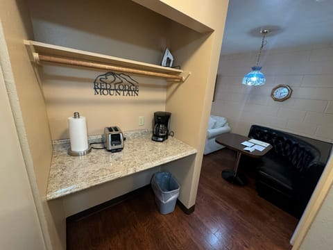 Comfort Studio | Private kitchen | Full-size fridge, microwave, stovetop, coffee/tea maker