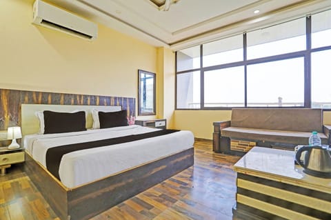 Deluxe Double Room, City View | Free WiFi, bed sheets