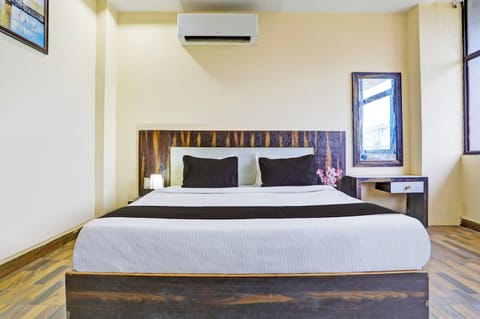 Deluxe Double Room, Multiple Bedrooms, City View | Free WiFi, bed sheets