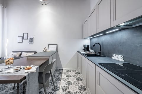 Deluxe Apartment | Private kitchen