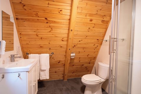 Comfort Cabin | Bathroom